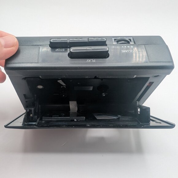 Vintage SANYO MGR78 AM/FM Stereo Cassette Walkman Player & Equalizer - Tested - Picture 6 of 6